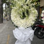 Vòng Hoa Viếng - Tiễn Biệt